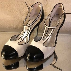 WHBM size 8 rarely warm heels.